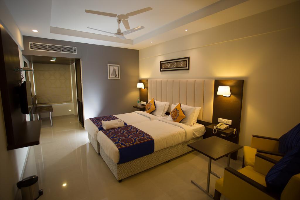 Hotel Ganpat Grand Palni Esterno foto