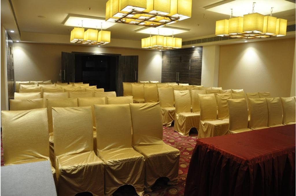 Hotel Ganpat Grand Palni Esterno foto
