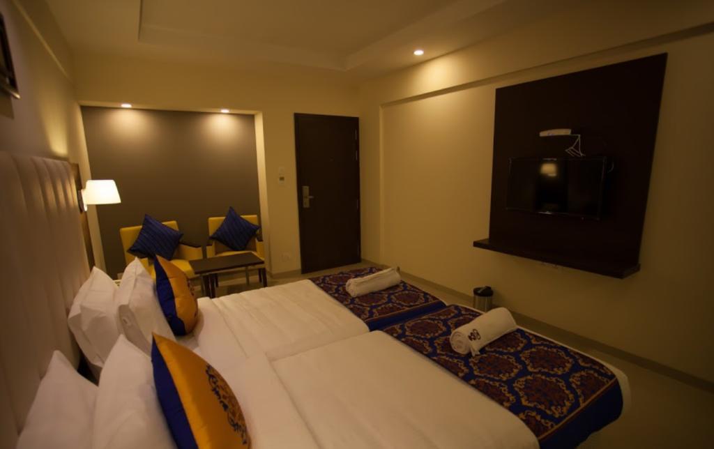 Hotel Ganpat Grand Palni Esterno foto