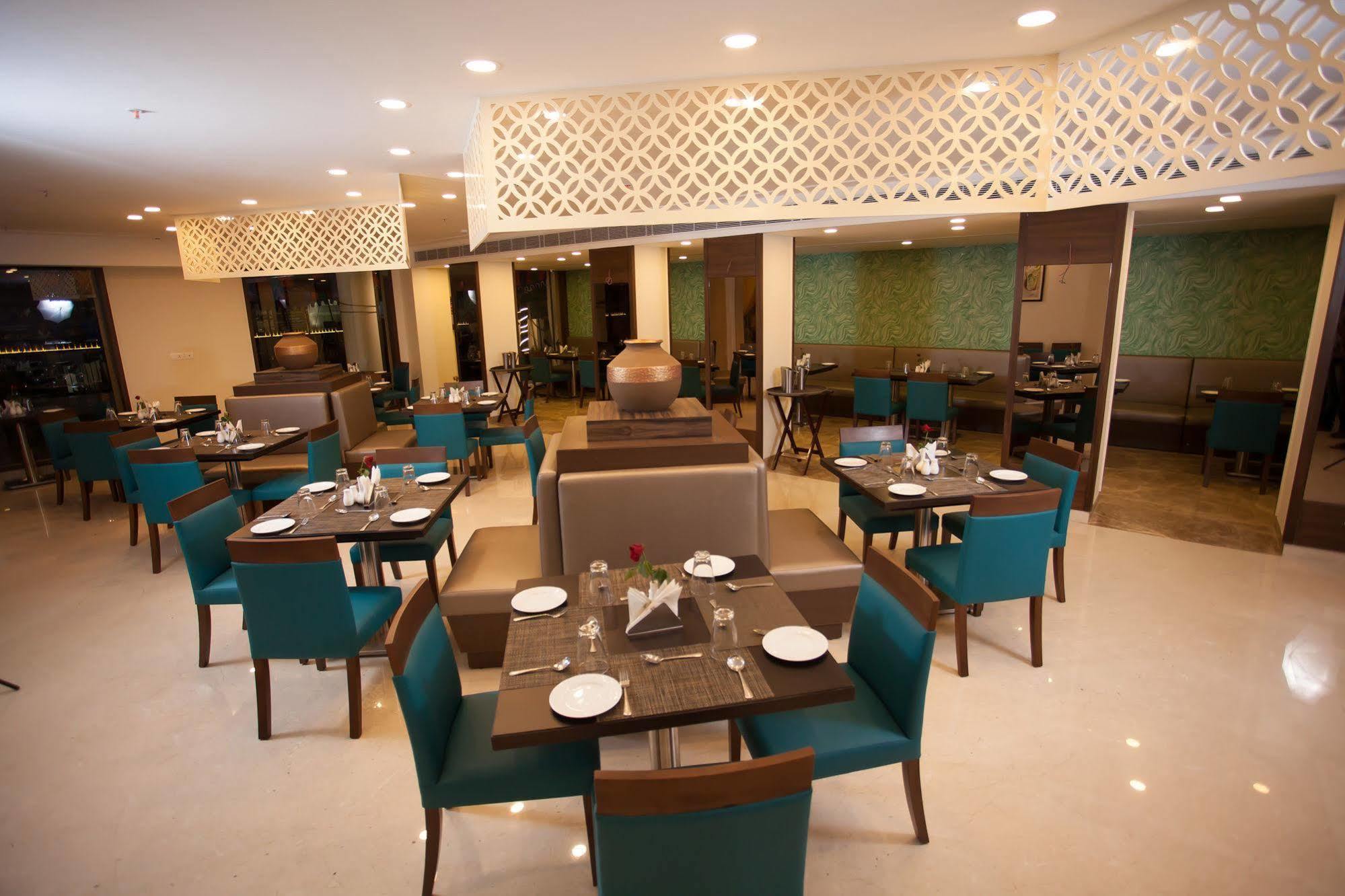 Hotel Ganpat Grand Palni Esterno foto