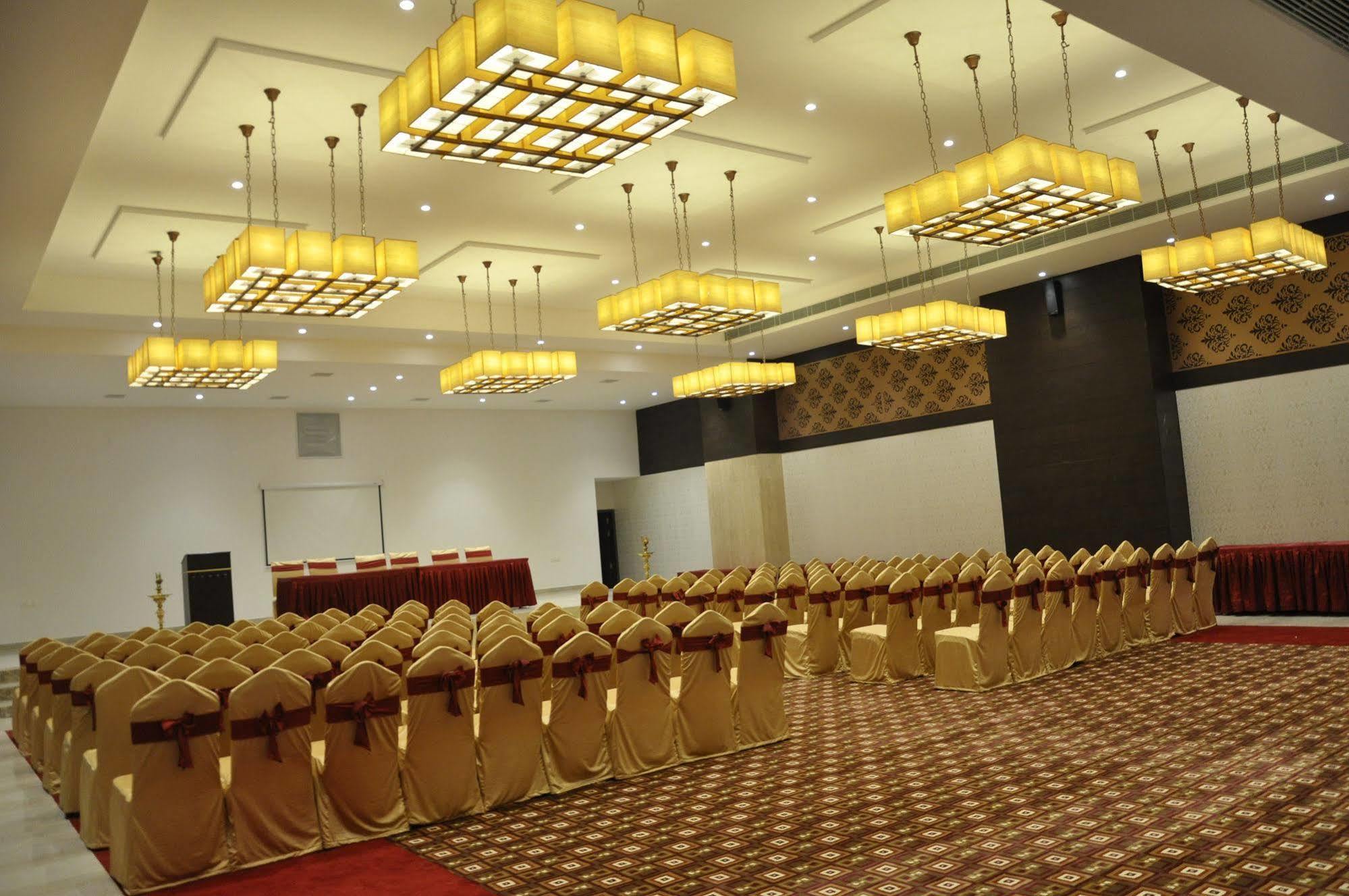 Hotel Ganpat Grand Palni Esterno foto
